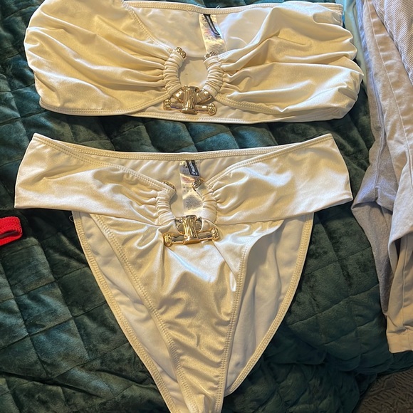 Beautiful cream colored bikini - Picture 1 of 1